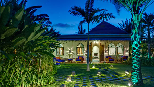 Sayang d'Amour - Garden lights at night